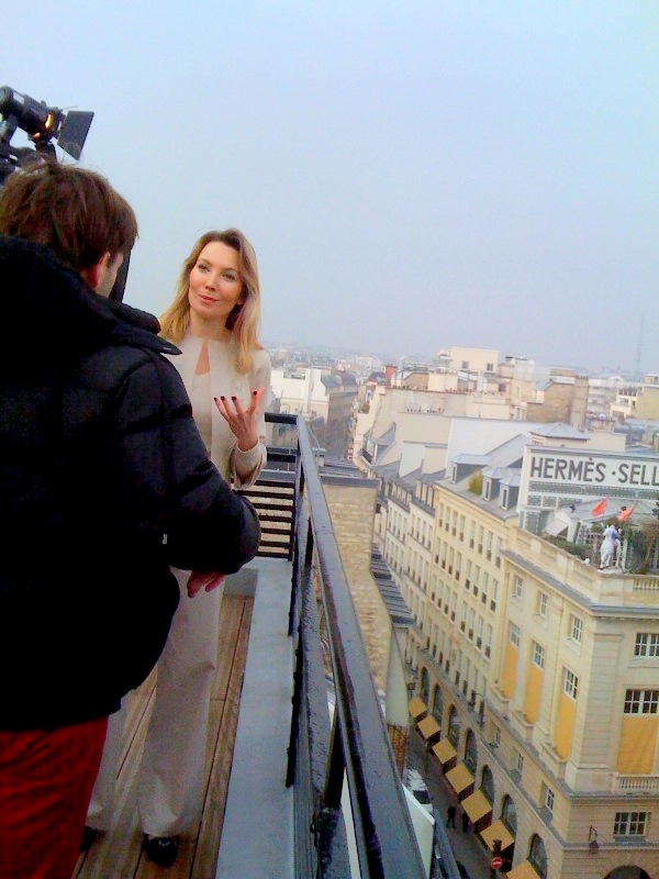 Elisabeth Visoanska interviewed reporting team