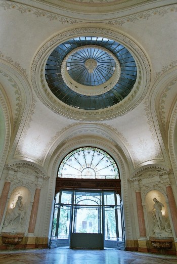 Intérieur du Palais des Lumières à Evian
